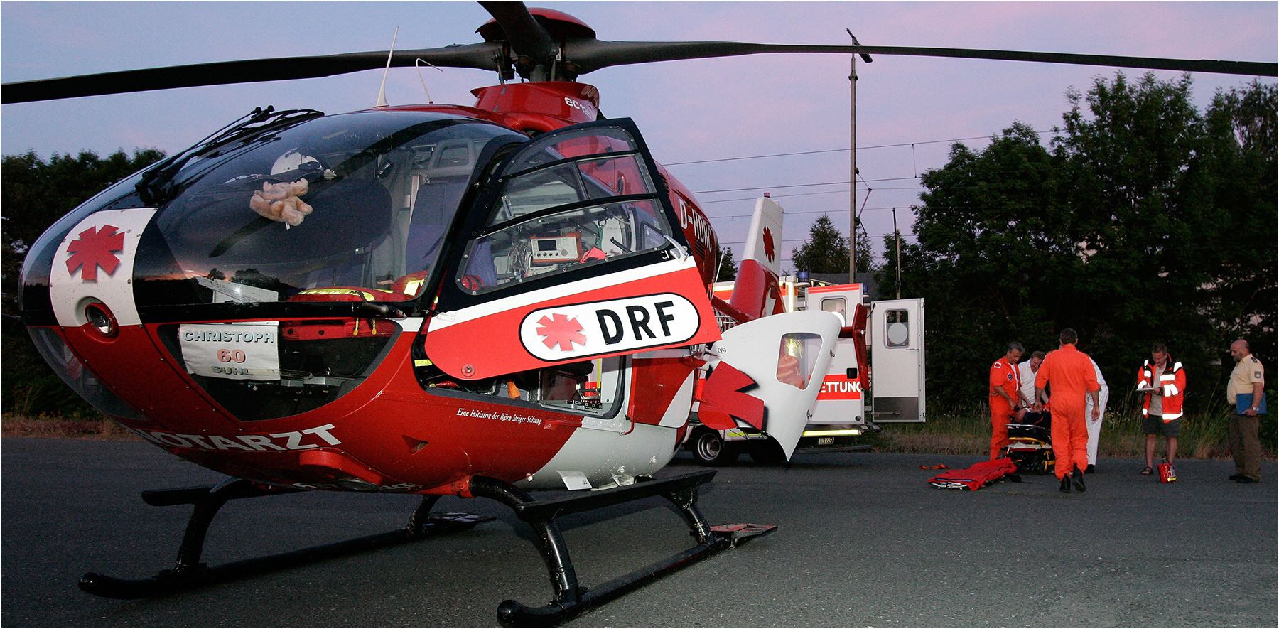  Reportagefotografie. Reportage über die Deutsche Luftrettung während eines Einsatzes in Thüringen. Avaliable Light Fotografie. Copyright by Fotostudio Jörg Riethausen 