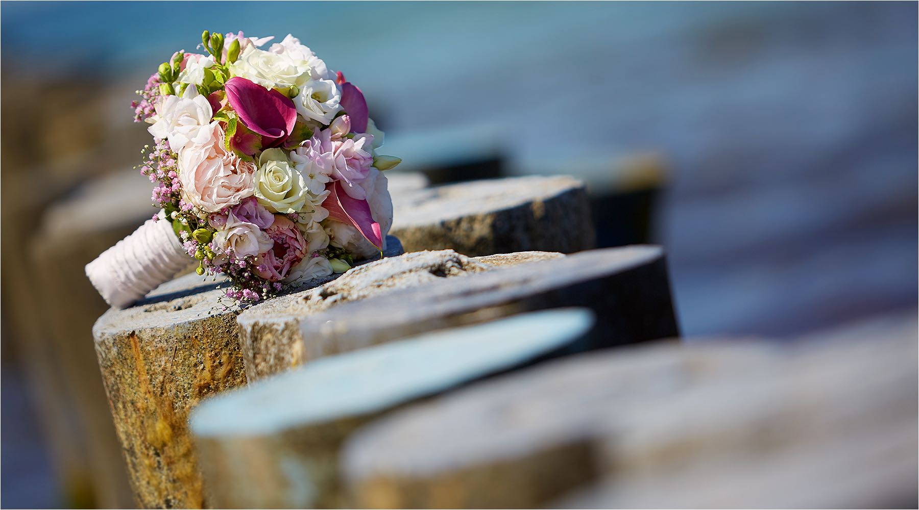 Auf Spitze   Schwangeren & Babyfotografie der Extraklasse. Stilvoll und ästhetisch, jung und selbstbewusst. Junge schwangere Tänzerin auf Spitzen. Copyright by Fotostudio Jörg Riethausen